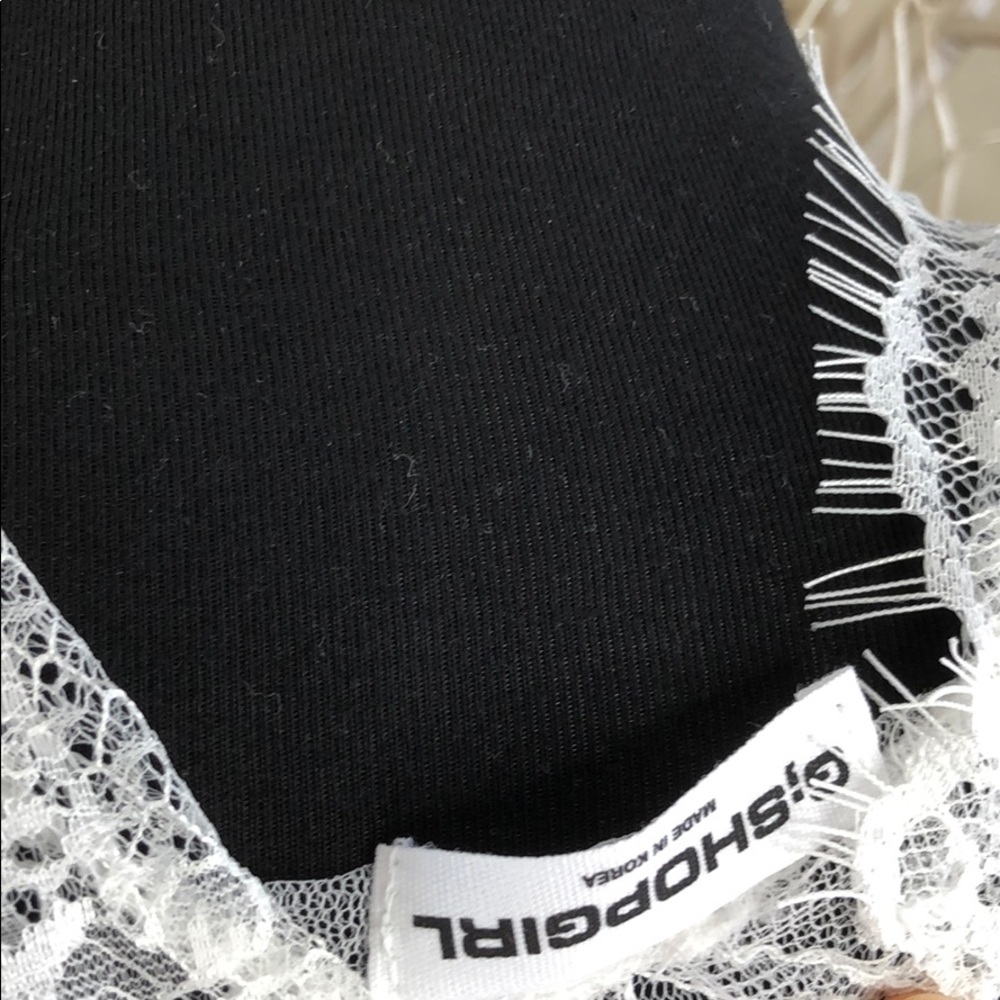 Gorgeous laces blouse - Picture 8 of 8